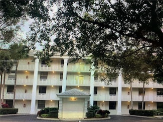 1709 Whitehall Dr Unit 206, Davie, FL 33324
