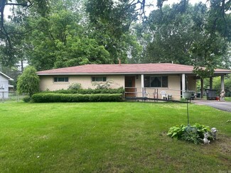 1104 W Center St, Beebe, AR 72012