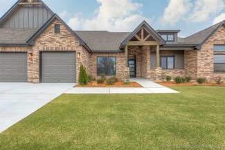 2722 Hickory Ridge Dr, Sapulpa, OK 74066