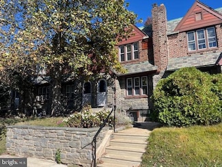 911 Darby Rd, Havertown, PA 19083