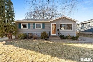 2836 Cypress Dr, Bettendorf, IA 52722