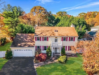 99 S Washington Ave, Centereach, NY 11720
