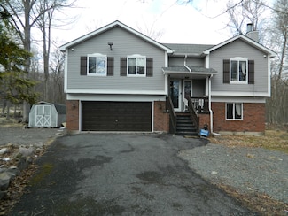 7086 Boulder Ct, Tobyhanna, PA 18466