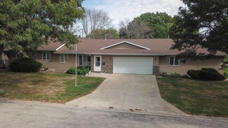 904 Frost St, Grundy Center, IA 50638