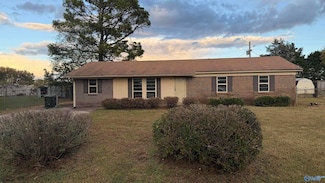 111 Edinburgh Dr, Athens, AL 35611