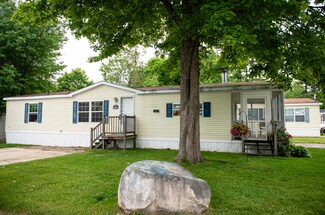 2 Darlene Ln, Litchfield, NH 03052