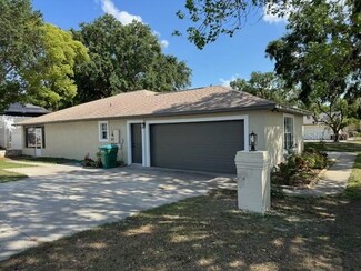 17650 Doris St, Montverde, FL 34756