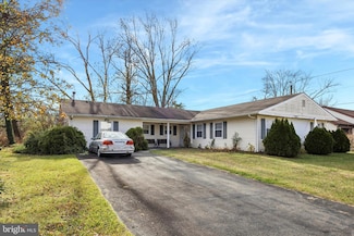 35 Eagen Ln, Willingboro, NJ 08046