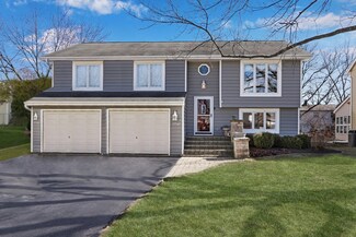 17547 W Summit Dr, Grayslake, IL 60030