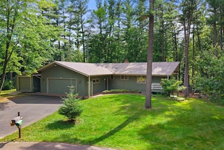4020 Crestwood Ct, Wisconsin Rapids, WI 54494