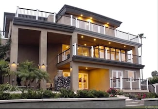 2812 Poinsettia Dr, San Diego, CA 92106