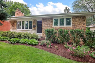 223 S Hickory Ave, Bartlett, IL 60103