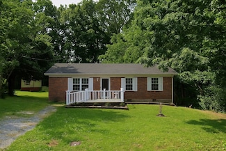 106 Hogin Rd, Dickson, TN 37055