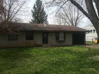4215 Wildwood Dr, Crystal Lake, IL 60014