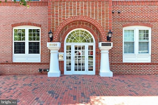 4950 Brenman Park Dr Unit 301, Alexandria, VA 22304