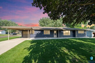 501 S Josephine Ave, Hills, MN 56138