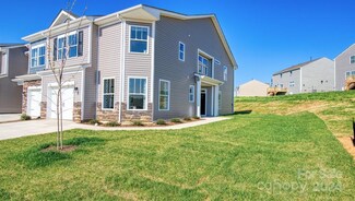 284 Creekview Rd, Hendersonville, NC 28792