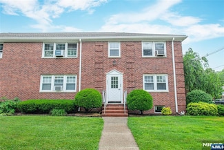 295 Bogert Rd Unit 1B, River Edge, NJ 07661