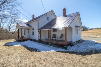 385 Vail Dr, Lyndonville, VT 05851