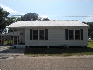 3626 5th St, Berwick, LA 70342