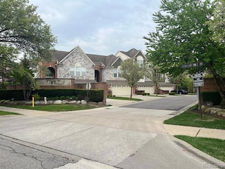 5 Bradford Ct Unit 31, Dearborn, MI 48126