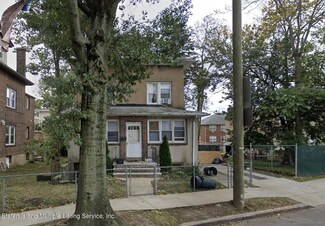 1390 Clove Rd, Staten Island, NY 10301