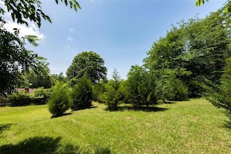 9807 Overhill Rd, Kansas City, MO 64134