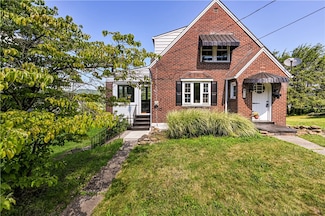 813 N 2nd St, Jeannette, PA 15644