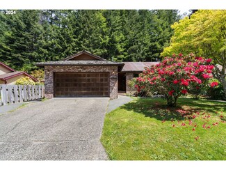 1420 Evergreen Dr, Coos Bay, OR 97420