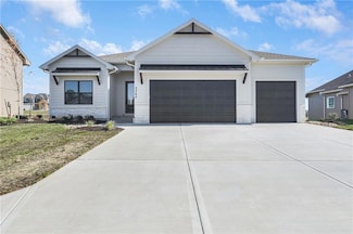 2376 NE Skopelos Ct, Blue Springs, MO 64029