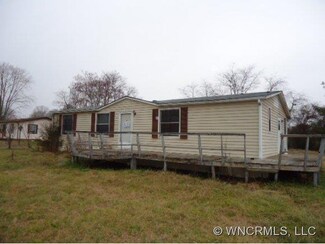 210 Leigh Anne Ln, Horse Shoe, NC 28742