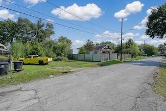 7223 Tilgham St, Houston, TX 77020