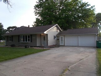 406 Grand Ave, Creston, IA 50801
