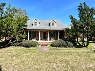 1020 Holly Creek Blvd, Williamston, NC 27892
