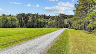 46 N Creek Dr, Belhaven, NC 27810