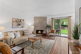 12515 NE 145th Place Unit D121, Kirkland, WA 98034