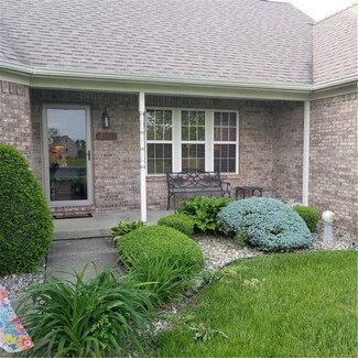 1087 S Smith Dr, Rushville, IN 46173