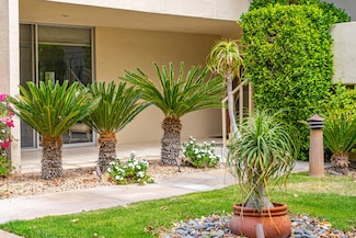 477 Desert Lakes Dr, Palm Springs, CA 92264