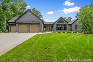 5674 Buttrick Ave SE, Alto, MI 49302