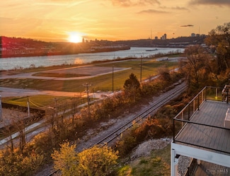 2851 Hoff Ave, Cincinnati, OH 45226