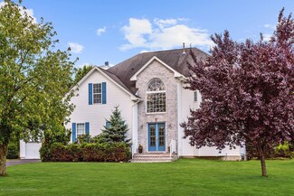 40 Woodview Dr, Howell, NJ 07731