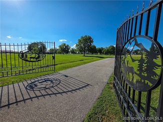 10663 Missouri 52, Versailles, MO 65084