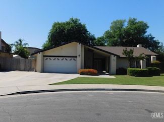 8005 Shetland Dr, Bakersfield, CA 93309