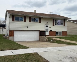 48 W Fullerton Ave, Glendale Heights, IL 60139