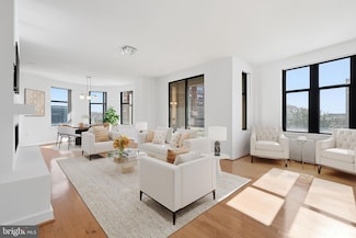 400 Massachusetts Ave NW Unit 719, Washington, DC 20001