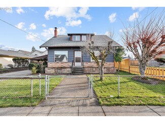 125 E Jersey St, Gladstone, OR 97027