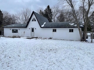 283 S Main St, Eastlake, MI 49626