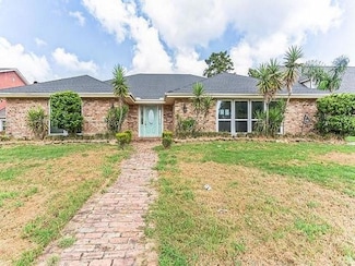 11165 Winchester Park Dr, New Orleans, LA 70128
