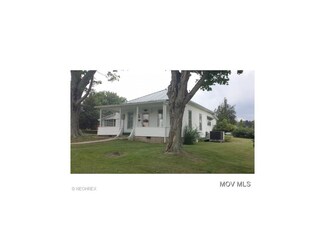 412 New York Ave, Harrisville, WV 26362