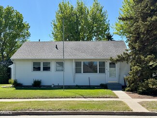 925 14th Ave W, Williston, ND 58801